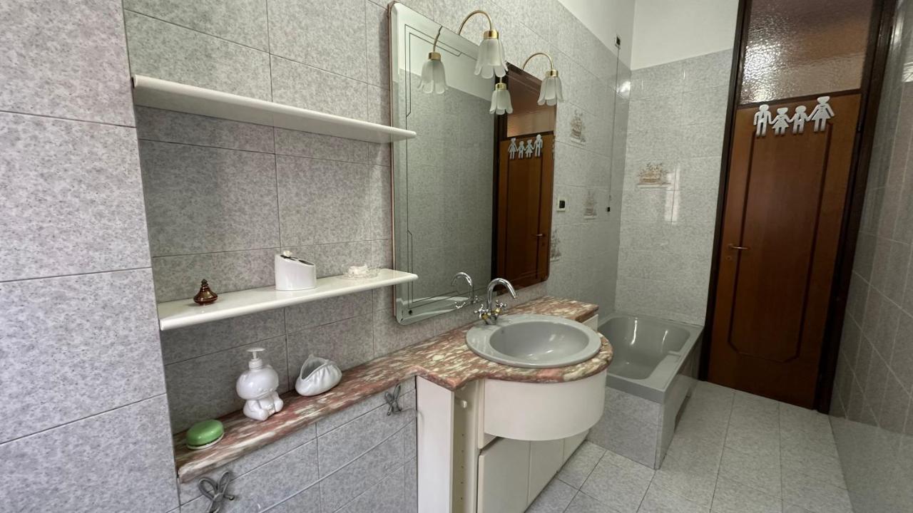 Dehomes - Two Bedrooms, Terrace, Wi-Fi, Tram To Centre & Rho Fiera Milan Exterior photo